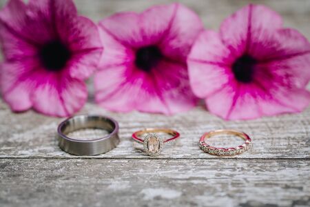 Wedding rings close upの写真素材