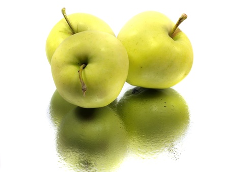 organic apple on a white background with water drops
の写真素材