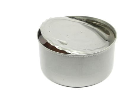 opened bank of canned tuna fish on a white background 
の写真素材