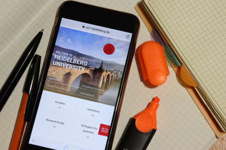 Los Angeles, California, USA - 7 December 2019: Phone screen with Ruprecht-Karls-Universitat Heidelberg website page close-up. Higher education admission and overview concept, Illustrative Editorial.のeditorial素材