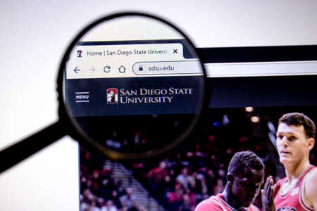Los Angeles, California, USA - 25 January 2020: San Diego State University website page. Sdsu.edu logo on display screen, Illustrative Editorial.のeditorial素材