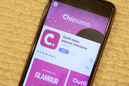 Los Angeles, California, USA - 12 February 2020: Chicisimo App Store page close up , Illustrative Editorial.のeditorial素材