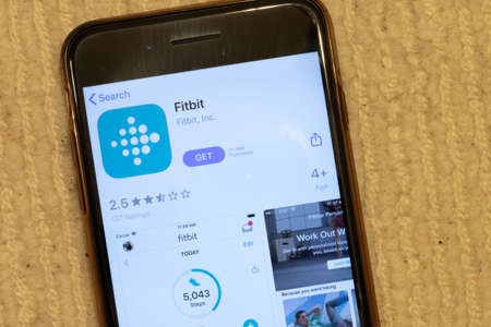 Los Angeles, California, USA - 12 February 2020: Fitbit App Store page close up , Illustrative Editorial.のeditorial素材