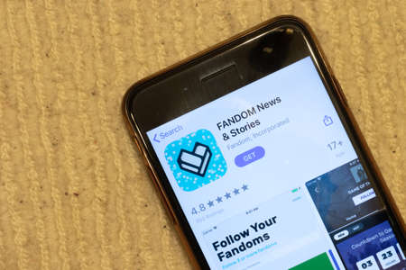 Los Angeles, California, USA - 12 February 2020: FANDOM News App Store page close up , Illustrative Editorial.のeditorial素材