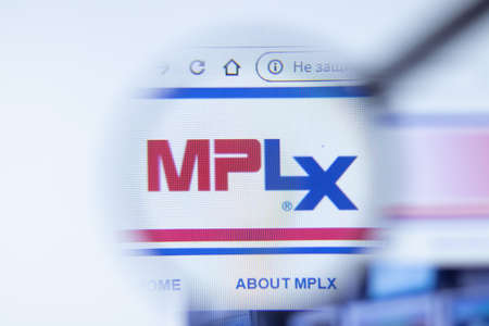 Moscow, Russia - 1 June 2020: Mplx.com website page. MPLX LP logo on display screen, Illustrative Editorialのeditorial素材