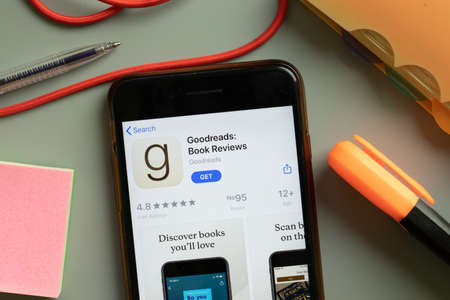 New York, USA - 29 September 2020: Goodreads book reviews mobile app logo on phone screen close up, Illustrative Editorial.のeditorial素材