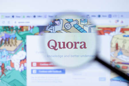 New York, USA - September 29, 2020: Quora quora.com company website with logo close up, Illustrative Editorial.のeditorial素材