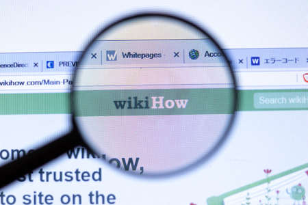 New York, USA - September 29, 2020: wikiHow wikihow.com company website with logo close up, Illustrative Editorial.のeditorial素材