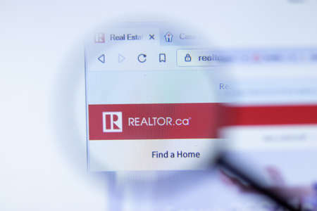 New York, USA - September 29, 2020: realtor.ca Realtor company website with close up, Illustrative Editorial.のeditorial素材