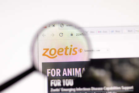 Los Angeles, USA - 1 February 2021: Zoetis website page. Zoetis.com on display screen, Illustrative Editorialのeditorial素材