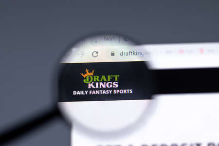 New York, USA - 15 February 2021: DraftKings website in browser with company , Illustrative Editorialのeditorial素材