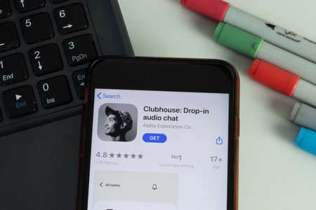 New York, USA - 17 February 2021: Clubhouse mobile app icon on phone screen top view, Illustrative Editorialのeditorial素材
