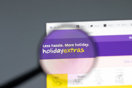 New York, USA - 15 February 2021: Holiday Extras website in browser with company logo, Illustrative Editorialのeditorial素材