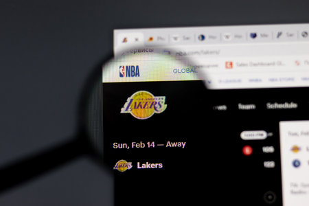New York, USA - 15 February 2021: Los Angeles Lakers website in browser with company logo, Illustrative Editorialのeditorial素材