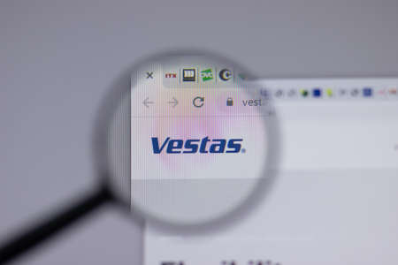 Los Angeles, California, USA - 1 June 2021: Vestas logo or icon on website page, Illustrative Editorialのeditorial素材