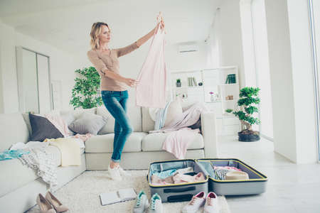 Full legs length body size gorgeous attractive adorable beautifuの写真素材