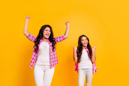 Portrait of nice-looking attractive lovely cheerful cheery positive optimistic wavy-haired girls...