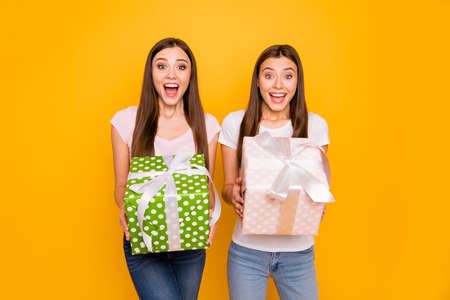Portrait of nice cute charming lovely lovable attractive girlish cheerful cheery crazy...