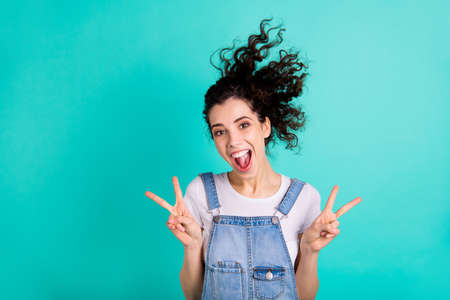 Close-up portrait of her she nice attractive charming cheerful cheery positive wavy-haired girl...