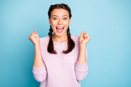 Close-up portrait of her she nice attractive lovely cheerful cheery glad girl fan having fun...