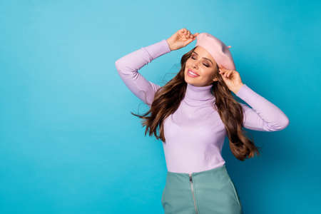 Portrait of nice-looking attractive lovely stunning pretty fascinating cheerful cheery dreamy...