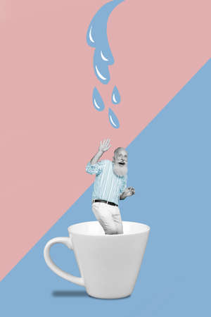 Photo cartoon comics sketch picture of funny man standing inside cup tacking water shower isolated painting red blue backgroundの写真素材