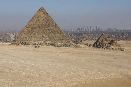 The Pyramid of Menkaure with The Pyramids of The Queensの写真素材