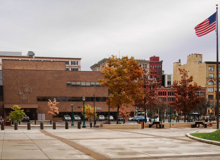Syracuse, New York, USA. November 18, 2017. West Water Street in downtown Syracuse, New York from the plaza of the James M. Hanley Federal Buildingのeditorial素材