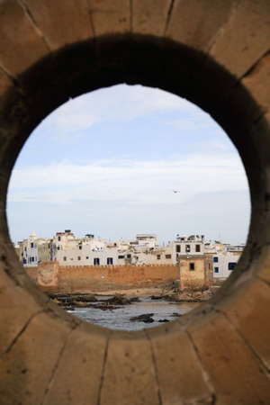 Moroccan view through the harbour wall Essaouiraの写真素材