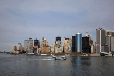 Boat on the river Hudson in front of Manhattan
の写真素材