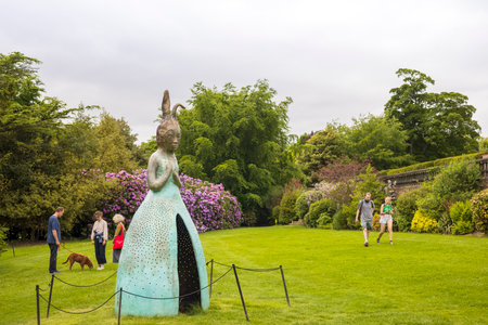 WAKEFIELD, UK - June 10, 2021: WAKEFIELD, UK - June 10, 2021: Modern sculpture by Leiko Ikemura displayed in scenic surroundings of Yorkshire Sculpture Park.のeditorial素材