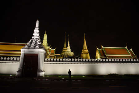 BANGKOK,THAILAND-DEC5,2016:The death of Thai beloved king rama9 on 13 October,2016 makes the people being in mourning.のeditorial素材