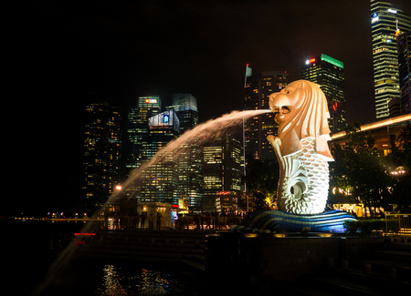 Merlion at night time in Singaporeのeditorial素材