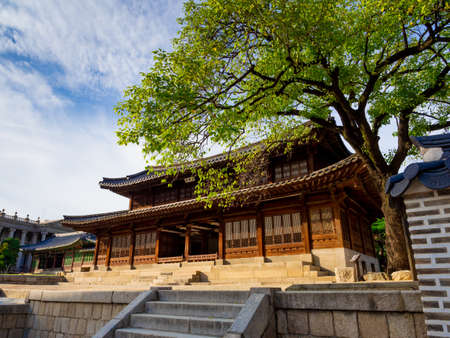 Seoul , South korea - September 19 , 2019 : Deoksugung Palace is the palace of Korea during the Joseon Dynasty.のeditorial素材