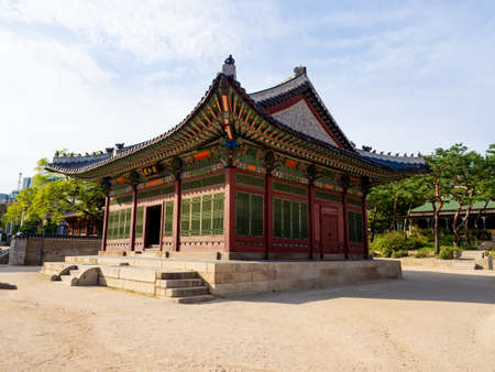 Seoul , South korea - September 19 , 2019 : Deoksugung Palace is the palace of Korea during the Joseon Dynasty.のeditorial素材