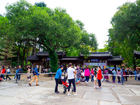 Nami Island, South Korea - Sep 20, 2019. The gate in front of Namiseom Islandのeditorial素材