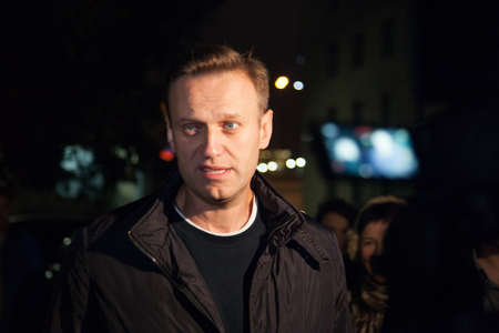 29 September 2017, RUSSIA, MOSCOW: The leader of the Russian opposition, Alexei Navalny, leaves the police station in the Danilov district in Moscow, Russia.のeditorial素材