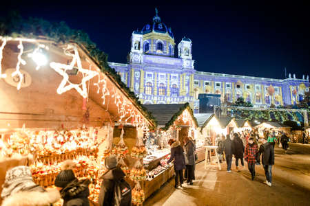 VIENNA, AUSTRIA - 6 DECEMBER 2016: People visiting Maria Theresa Square (Platz) Christmas Marketのeditorial素材
