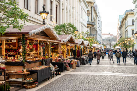 Budapest, Hungary - December 2017: Christmas market in front of St Stephen Basilicaのeditorial素材