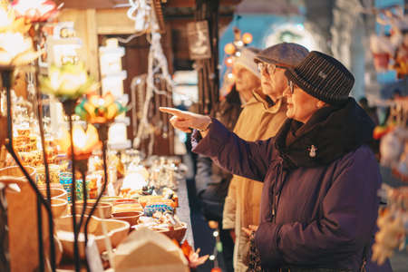 Graz, Austria - December 2017: People enjoying the Graz advent christmas marketのeditorial素材