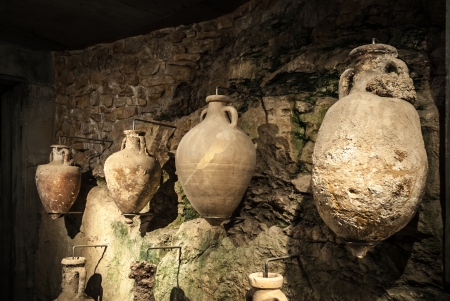 Ancient amphora in roman antic coliseum amphitheatre in Pulaの写真素材