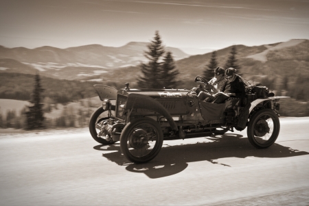 SOMMERALM, AUSTRIA - APRIL 27: An unidentified driver in a 1908 Brasier Racer participates in a rally for vintage cars ;Suedsteiermark Classic; on April 27, 2012 in Sommeralm, Austria.のeditorial素材