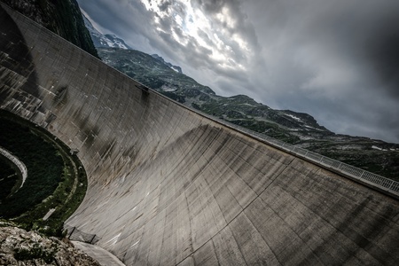  Kaprun dam wall-the highest power plant in Austria の写真素材