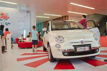 GUANGZHOU, CHINA - OCT 02: FIAT 500 car on display at the Guangzhou daily Baiyun international automobile exhibition. on October 02, 2011 in Guangzhou China.のeditorial素材