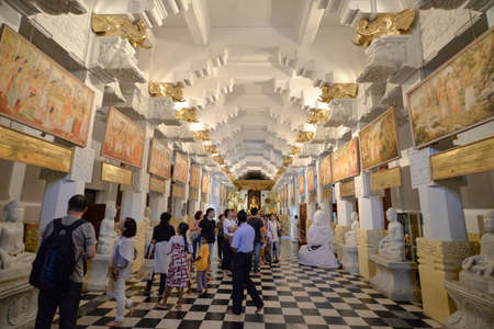 Kandy, Sri Lanka - July 9, 2016:  Numerous visitors inside the Temple of the Tooth.のeditorial素材