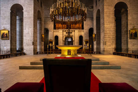 The choir of the Perigueux cathedral. With no people