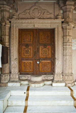 puerta de temploの写真素材