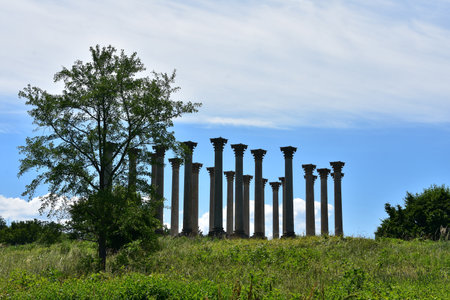 Stone pillar monument in Washington DC on a scenic spring day.の写真素材