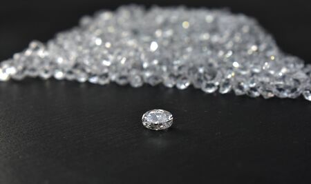 A beautiful diamond that is beautiful, shiny, clear, clean, made into a luxurious