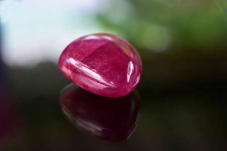 Red ruby Large lump That is rare, expensive For making jewelryの写真素材